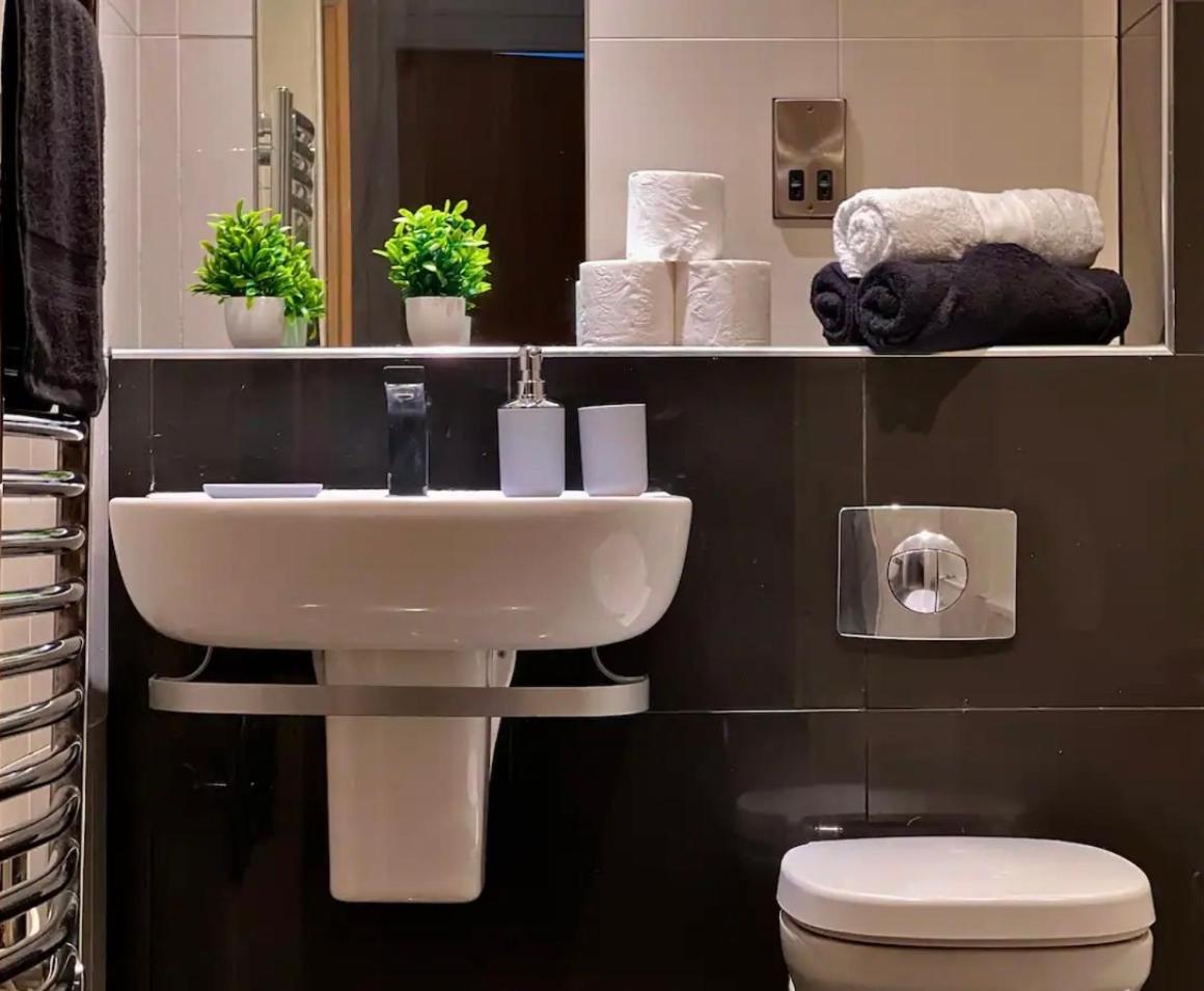 Penthouse Gem, Central, Scenic Views, Stylish, Modern, City Centre 2Br Sheffield Dış mekan fotoğraf